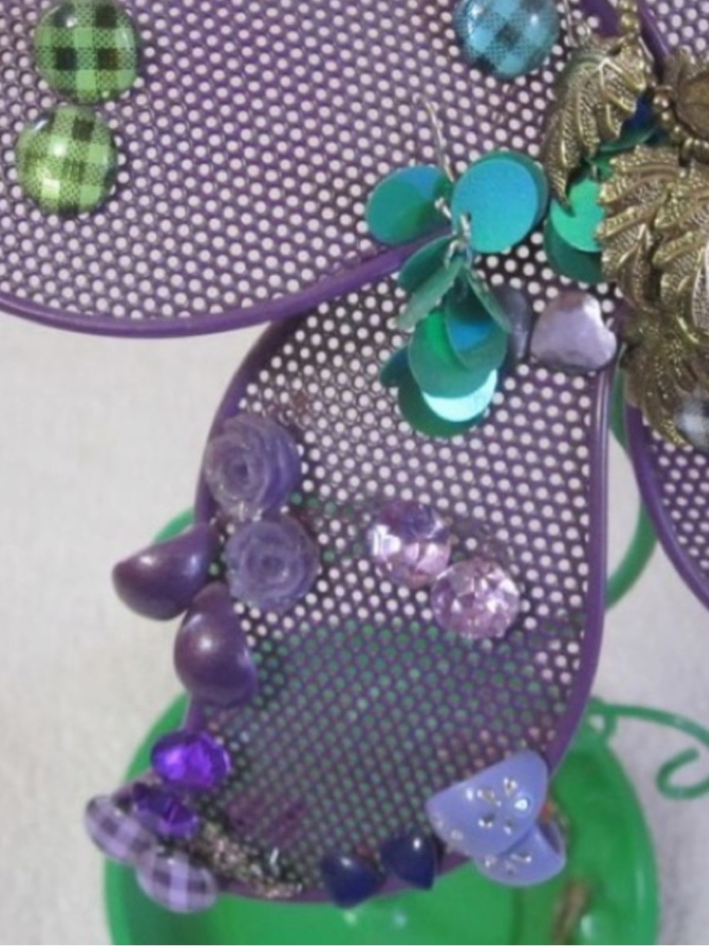 SALE!! 22 pair of earrings with stand